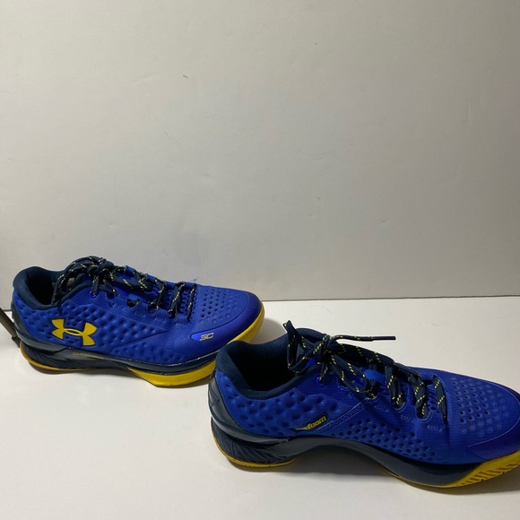 Under Armour Stephen Curry One Low Top Sneakers - Picture 2 of 6